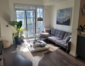 Beautiful one Bdrm Condo entertainment district